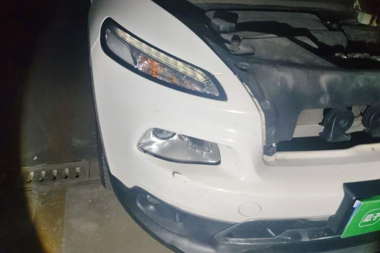 Used Jeep Cherokee 2017 2.4L Leading Smart Edition Right Front Headlight
