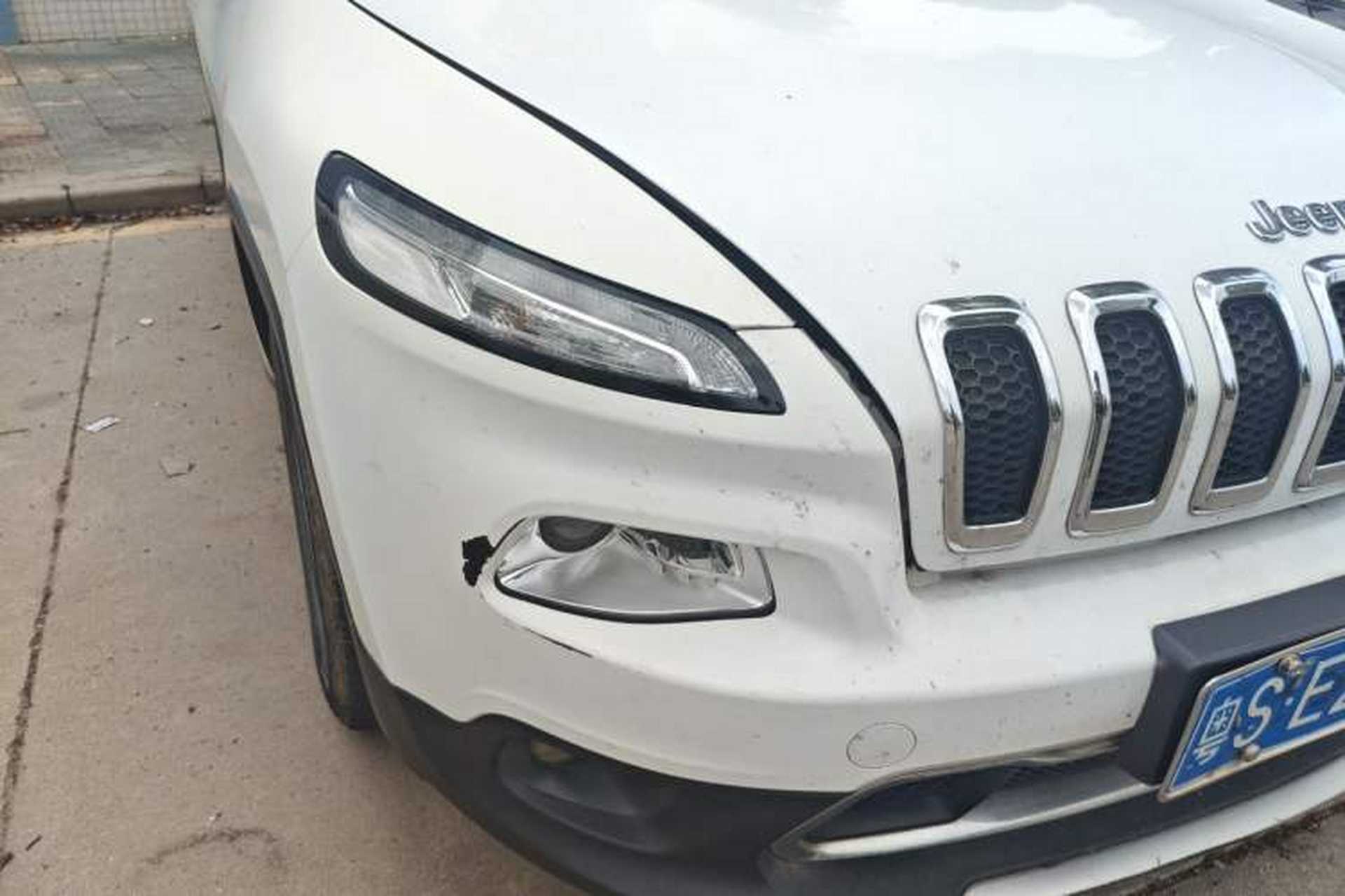 Used Jeep Cherokee 2017 2.0L Leading Edition Right Front Headlight
