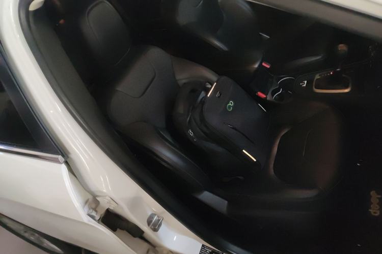 Used Jeep Cherokee 2017 2.4L Leading Smart Edition Right Front Seat