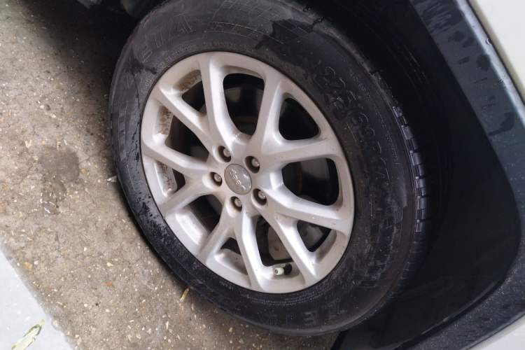 Used Jeep Cherokee 2017 2.4L Leading Edition Right Front Wheel Hub