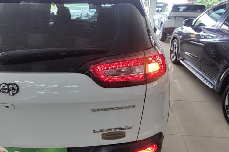 Used Jeep Cherokee 2017 2.4L Leading Smart Edition Right Rear Taillight