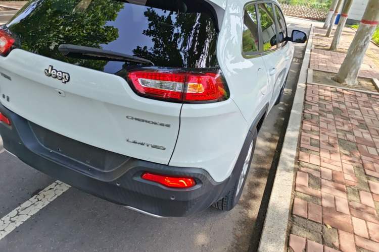 Used Jeep Cherokee 2017 2.0L Superior Edition Right Rear Taillight