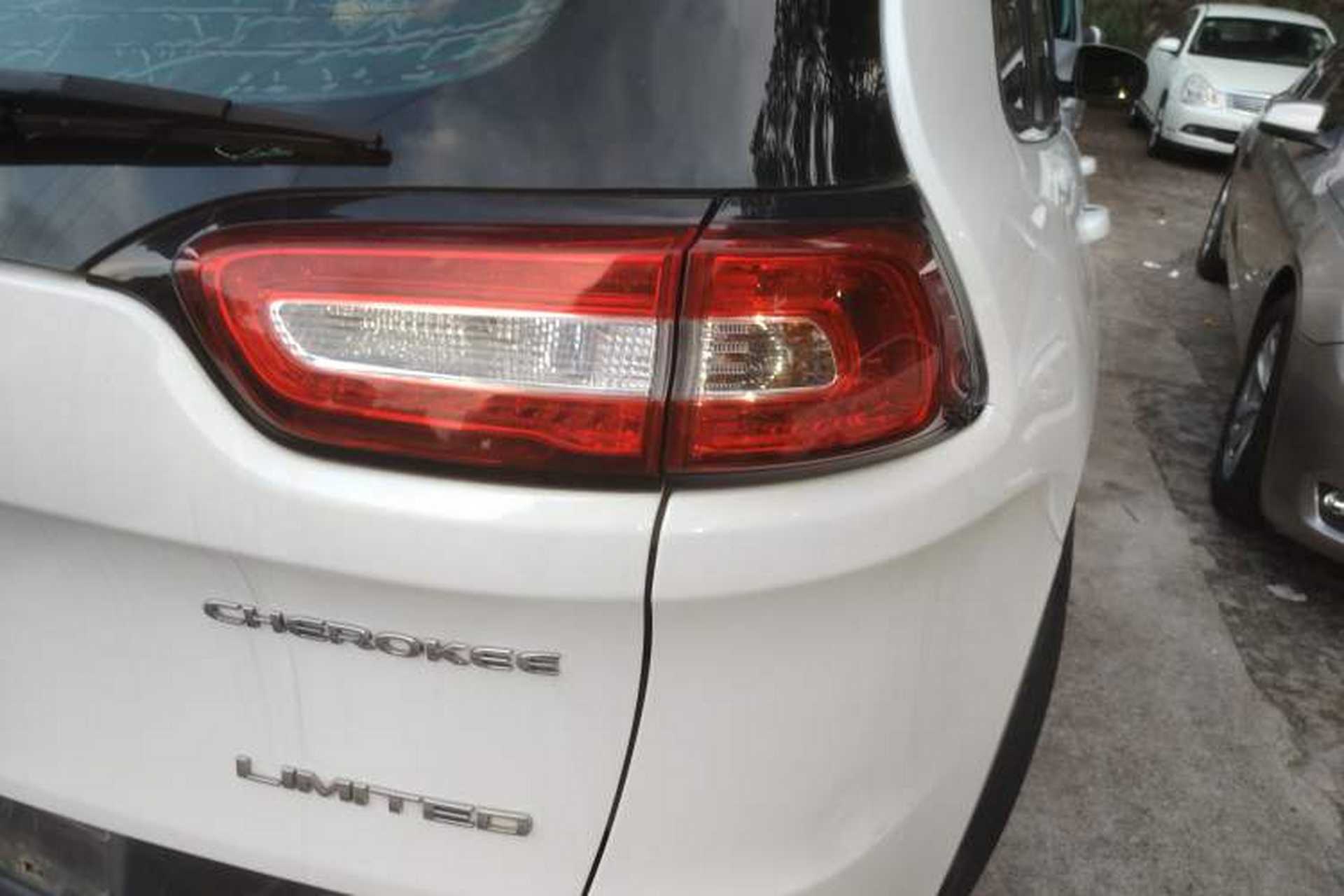 Used Jeep Cherokee 2017 2.4L Leading Edition Right Rear Taillight