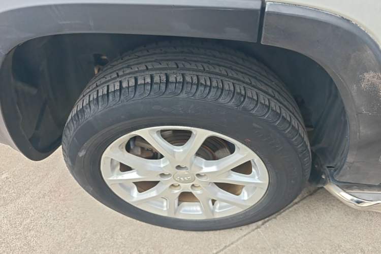 Used Jeep Cherokee 2017 2.0L Superior Edition Right Rear Wheel Hub