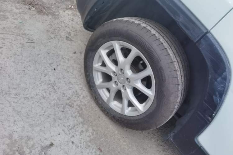 Used Jeep Cherokee 2017 2.0L Superior Edition Right Rear Wheel Hub