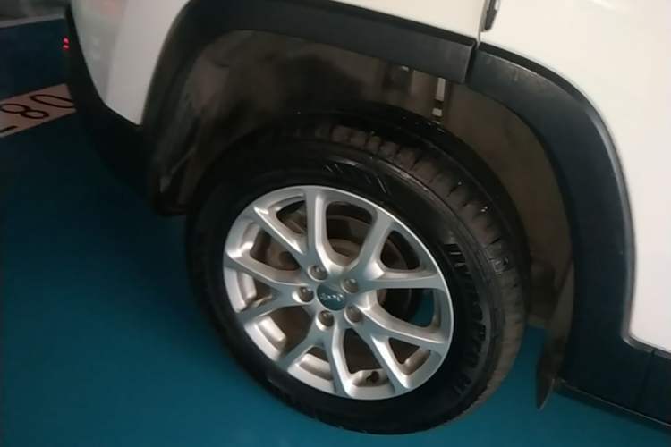 Used Jeep Cherokee 2017 2.4L Leading Edition Right Rear Wheel Hub