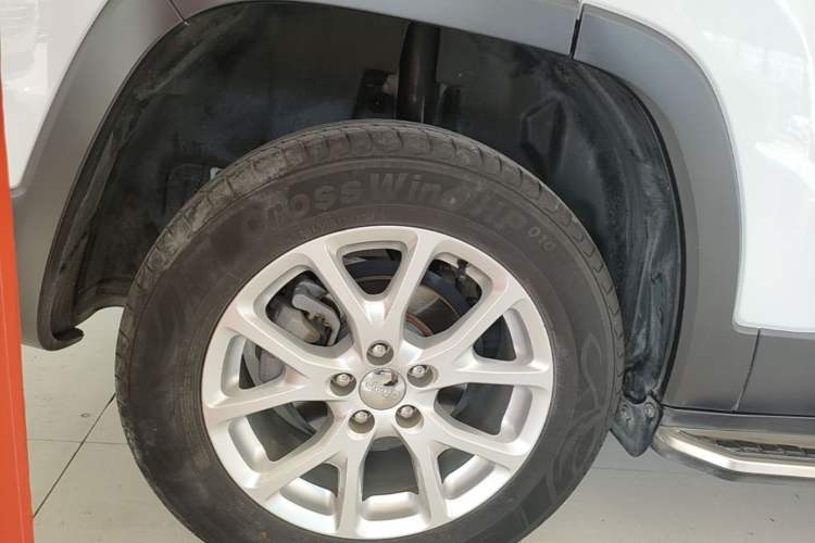 Used Jeep Cherokee 2017 2.4L Leading Edition Right Rear Wheel Hub