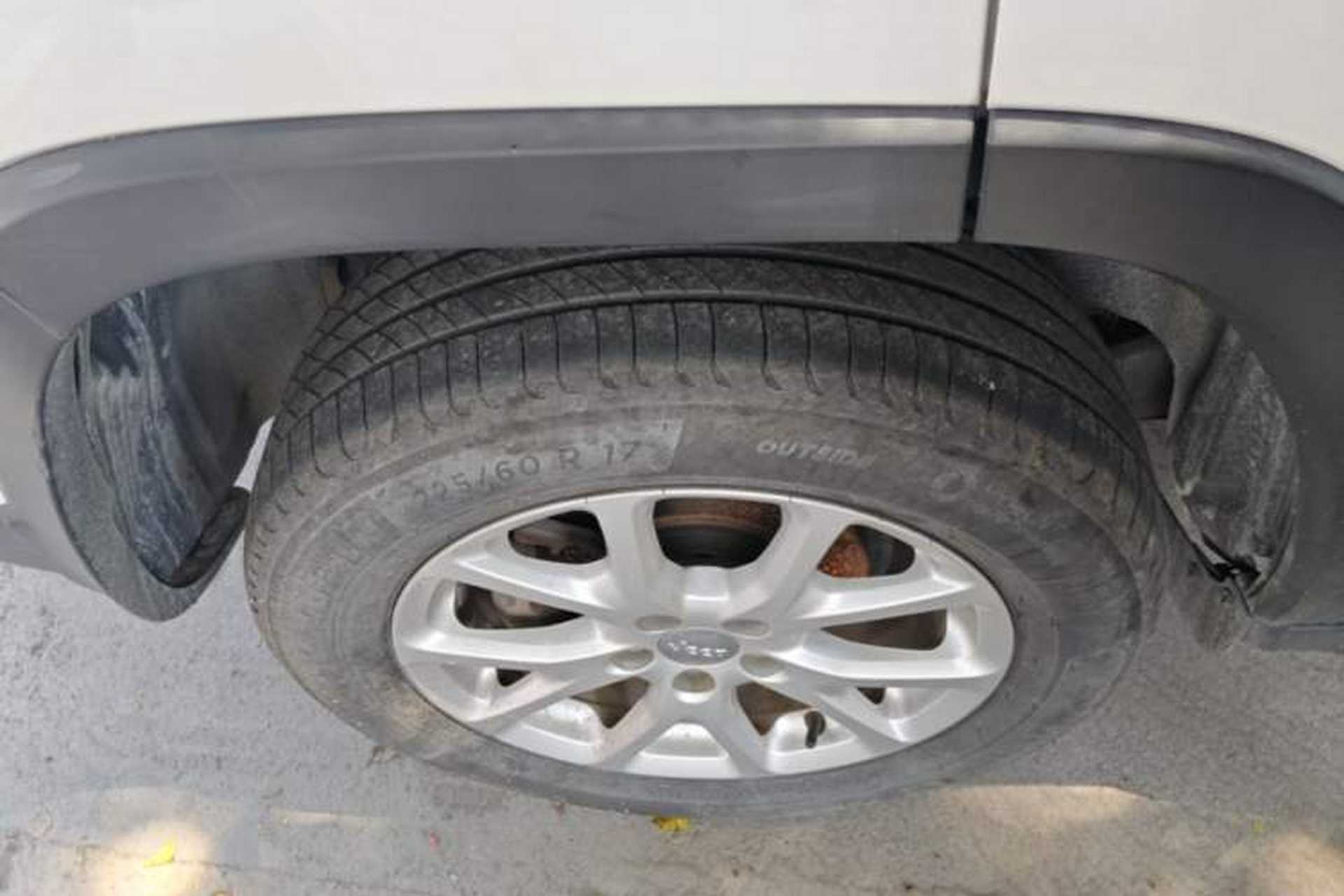 Used Jeep Cherokee 2017 2.0L Superior Edition Right Rear Wheel Hub