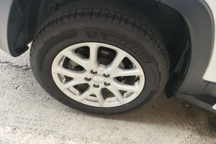 Used Jeep Cherokee 2017 2.0L Superior Edition Right Rear Wheel Hub