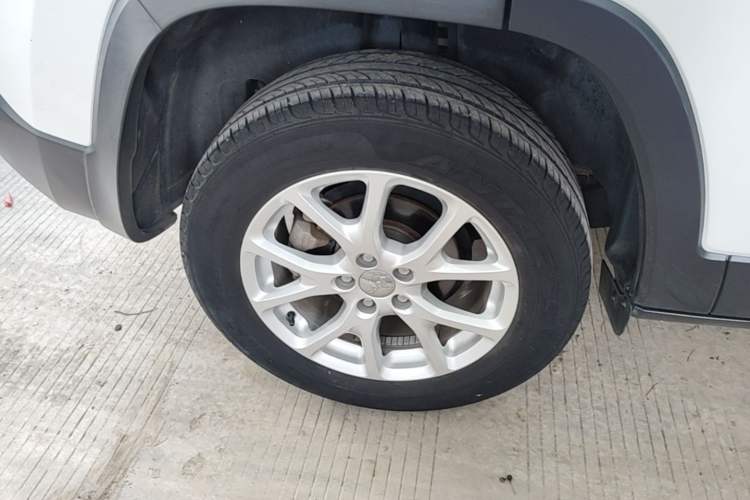 Used Jeep Cherokee 2017 2.0L Superior Edition Right Rear Wheel Hub