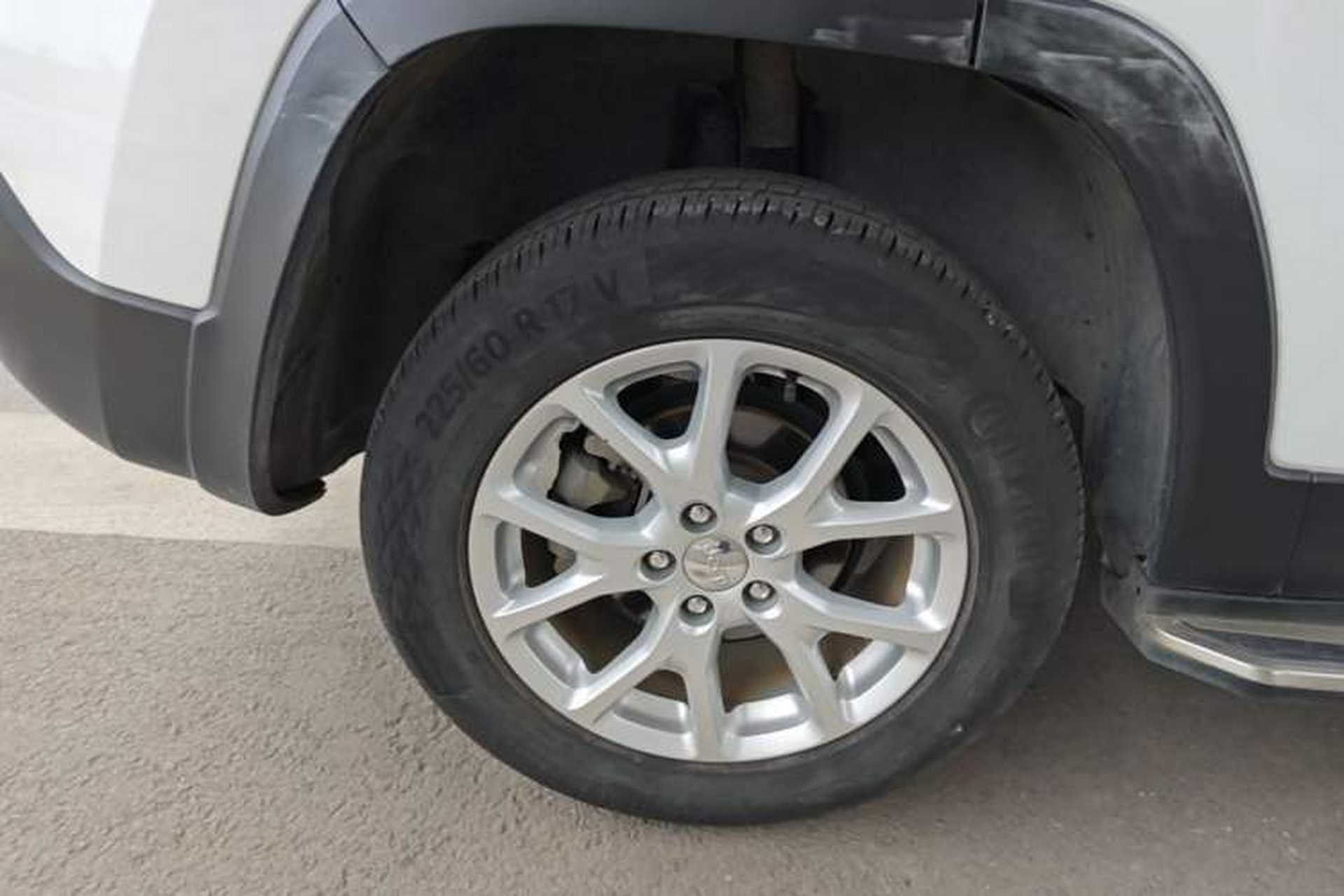 Used Jeep Cherokee 2017 2.0L Superior Edition Right Rear Wheel Hub