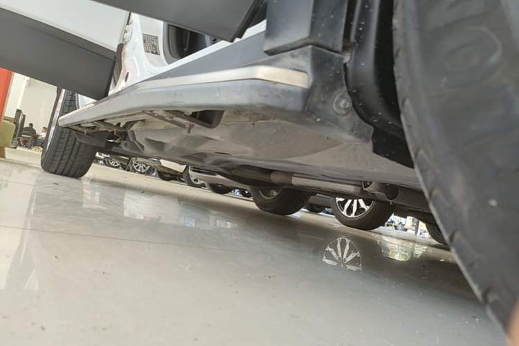 Used Jeep Cherokee 2017 2.4L Leading Edition Right Side Sill