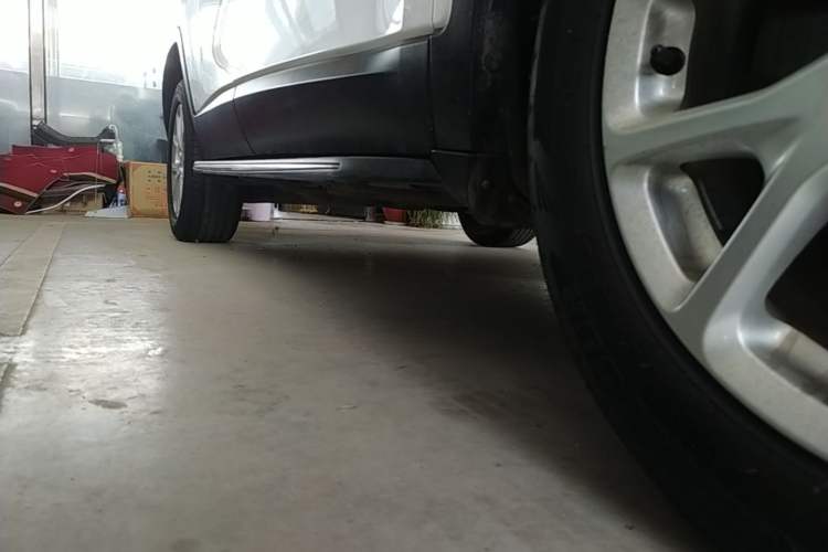 Used Jeep Cherokee 2017 2.0L Superior Edition Right Side Sill