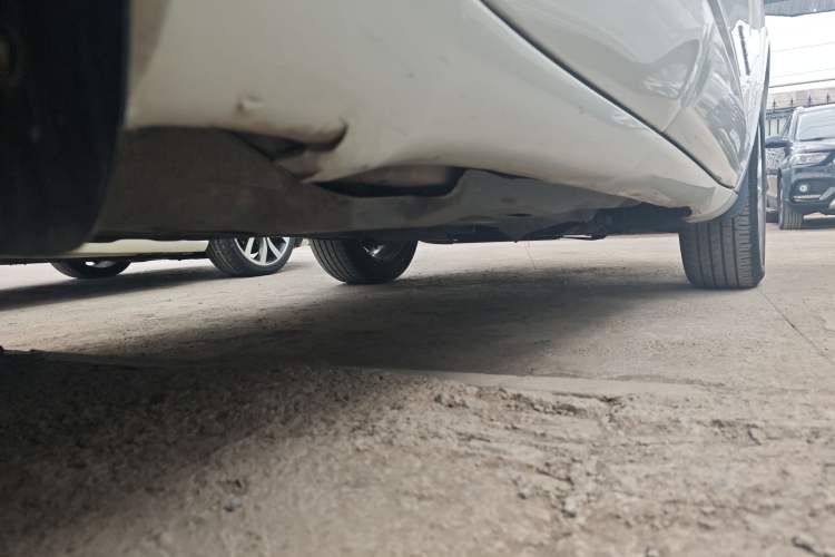 Used Jeep Cherokee 2017 2.4L Professional Smart Edition Right Side Sill