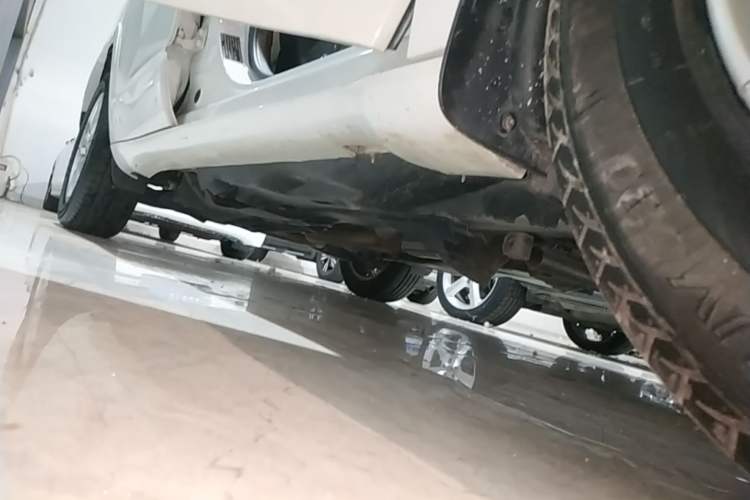 Used Jeep Cherokee 2017 2.4L Professional Smart Edition Right Side Sill