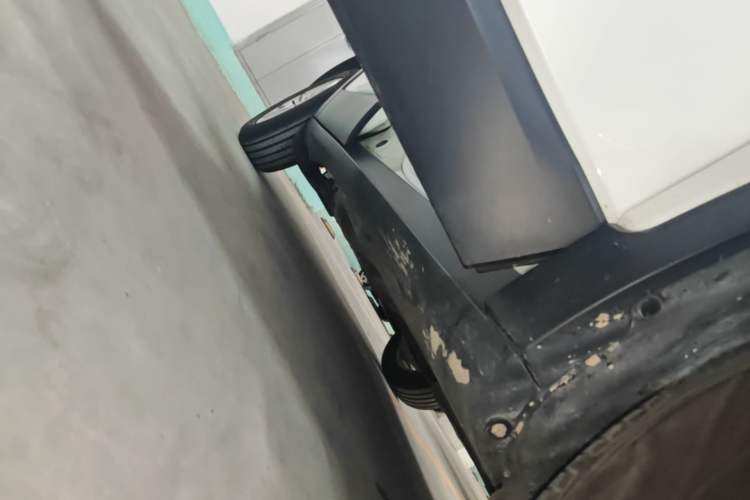 Used Jeep Cherokee 2017 2.0L Superior Edition Right Side Sill