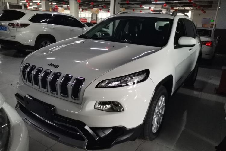Used Jeep Cherokee 2017 2.0L Superior Edition Guazi used car, China used car export, Used car for sale, Used cars, Cheapest cars for sale