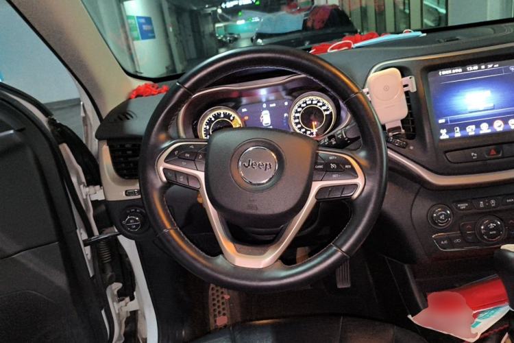 Used Jeep Cherokee 2017 2.4L Leading Smart Edition Steering Wheel