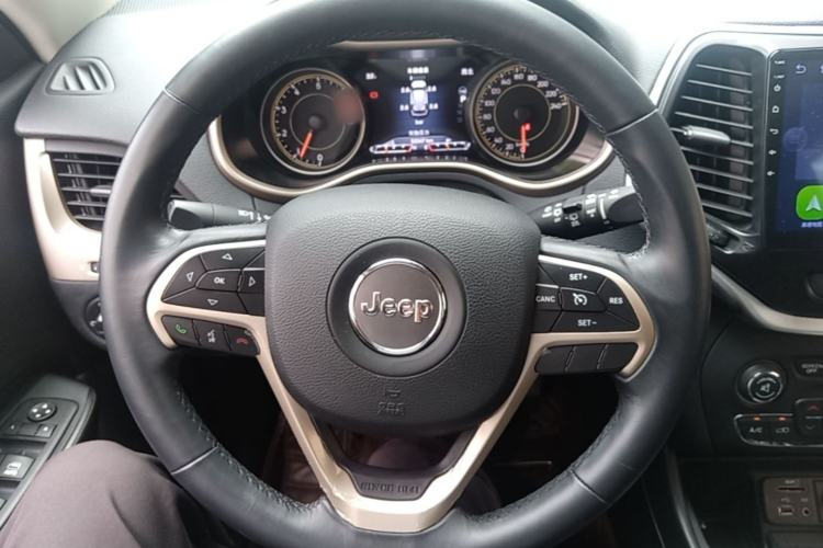 Used Jeep Cherokee 2017 2.0L Superior Edition Steering Wheel