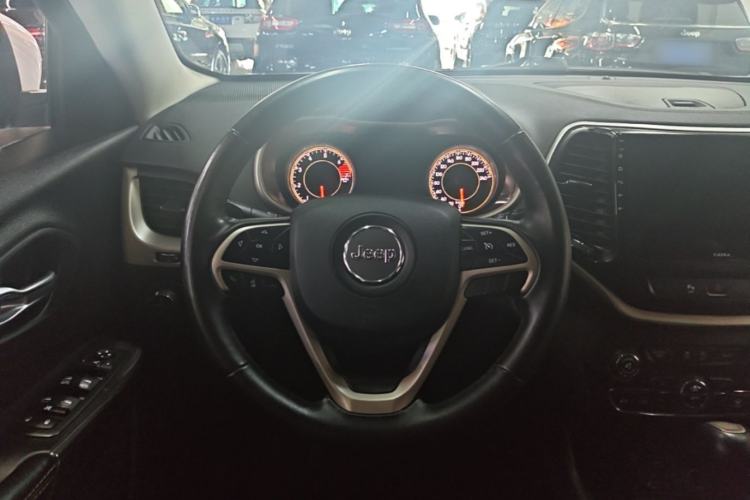 Used Jeep Cherokee 2017 2.4L Leading Smart Edition Steering Wheel