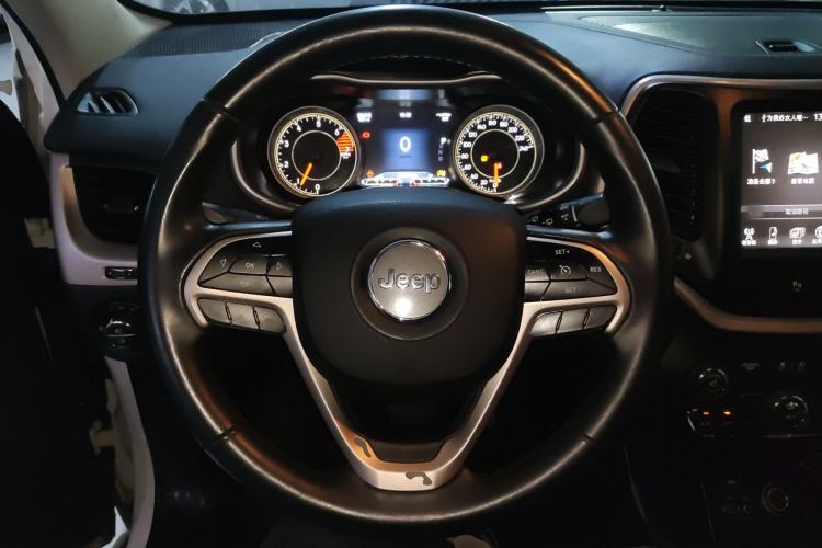 Used Jeep Cherokee 2017 2.4L Leading Smart Edition Steering Wheel