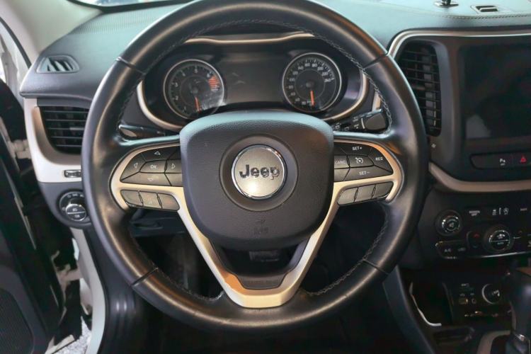 Used Jeep Cherokee 2017 2.4L Leading Smart Edition Steering Wheel