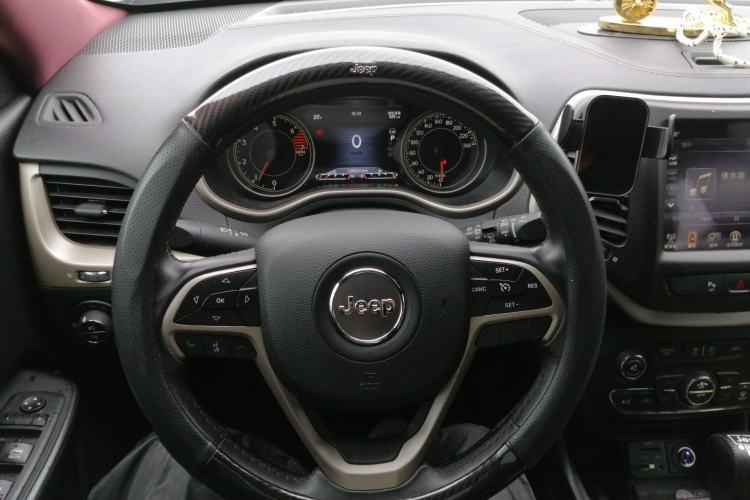 Used Jeep Cherokee 2017 2.0L Superior Edition Steering Wheel