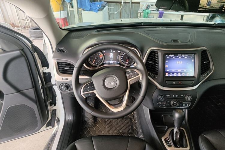 Used Jeep Cherokee 2017 2.4L Leading Smart Edition Steering Wheel