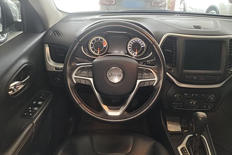 Used Jeep Cherokee 2017 2.4L Leading Smart Edition Steering Wheel