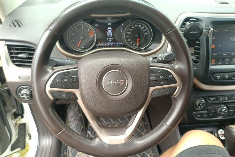 Used Jeep Cherokee 2017 2.4L Superior Edition Steering Wheel