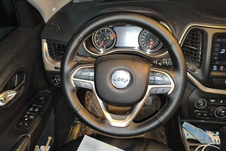 Used Jeep Cherokee 2017 2.0L Superior Edition Steering Wheel