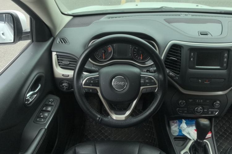 Used Jeep Cherokee 2017 2.4L Leading Edition Steering Wheel