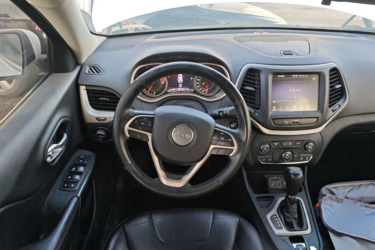 Used Jeep Cherokee 2017 2.4L Leading Smart Edition Steering Wheel