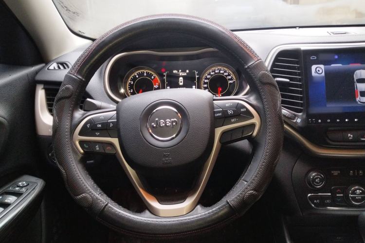 Used Jeep Cherokee 2017 2.4L Leading Edition Steering Wheel