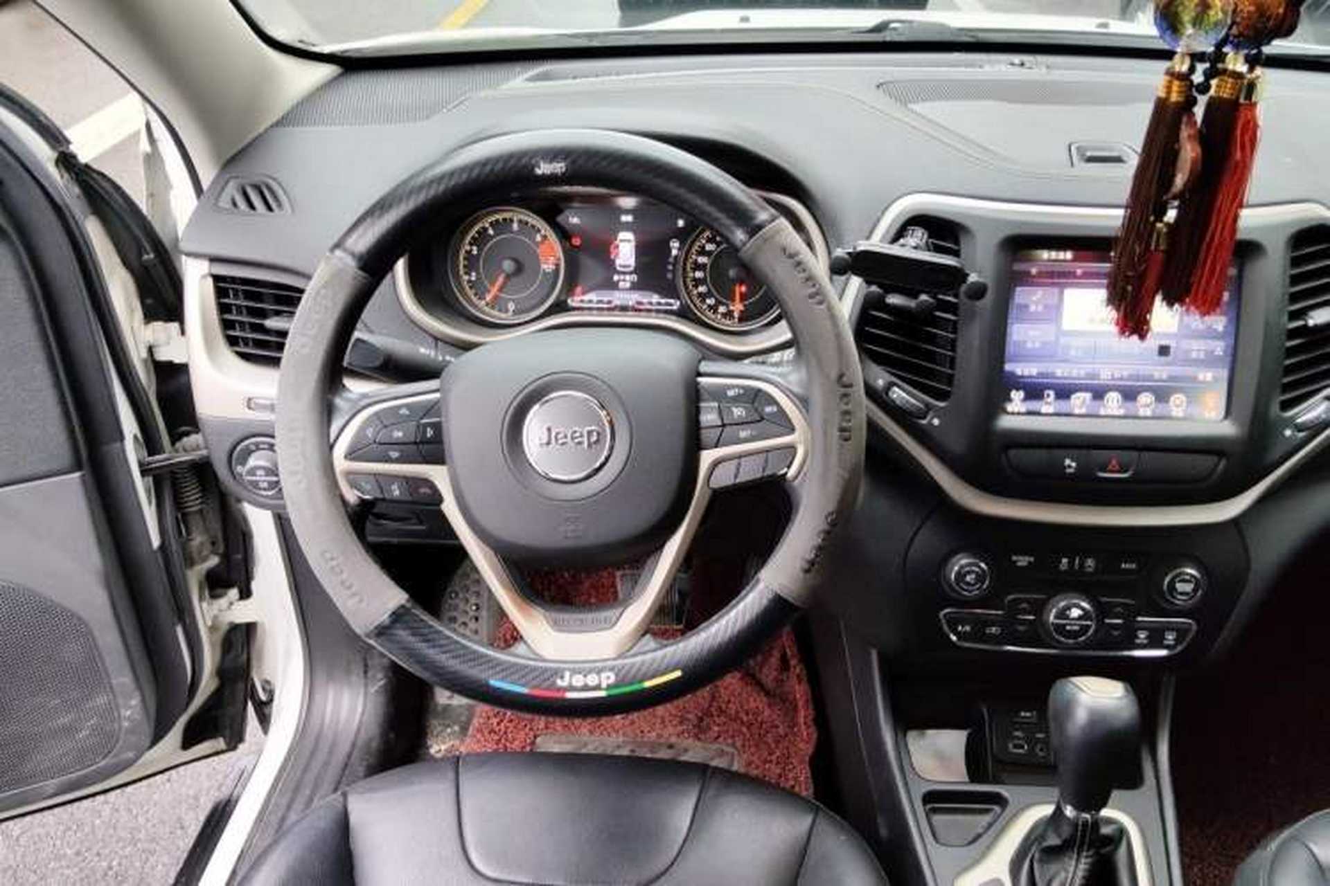 Used Jeep Cherokee 2017 2.4L Leading Smart Edition Steering Wheel