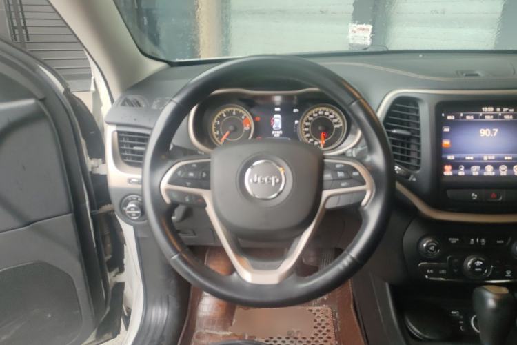 Used Jeep Cherokee 2017 2.4L Leading Smart Edition Steering Wheel
