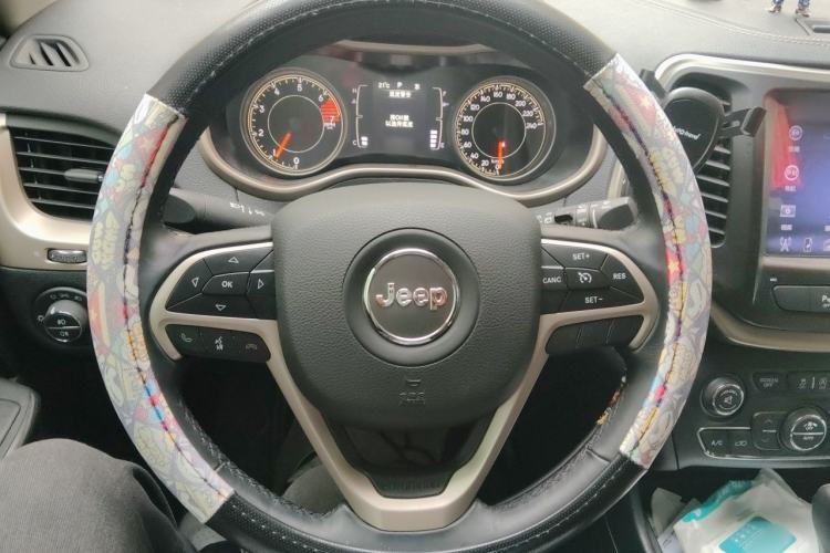 Used Jeep Cherokee 2017 2.4L Leading Smart Edition Steering Wheel