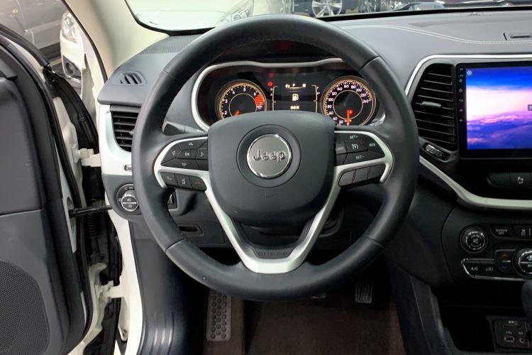Used Jeep Cherokee 2017 2.4L Leading Edition Steering Wheel