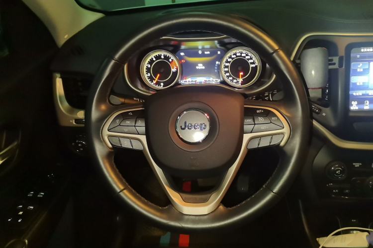 Used Jeep Cherokee 2017 2.0L Superior Edition Steering Wheel