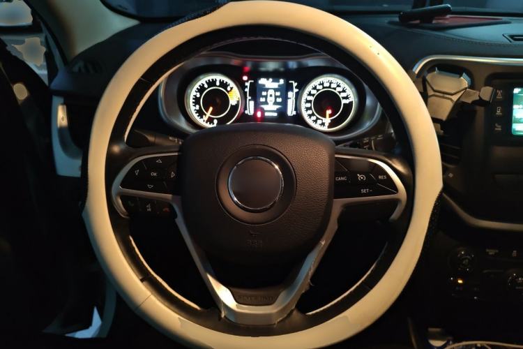 Used Jeep Cherokee 2017 2.4L Leading Edition Steering Wheel