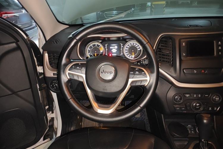 Used Jeep Cherokee 2017 2.4L Leading Edition Steering Wheel
