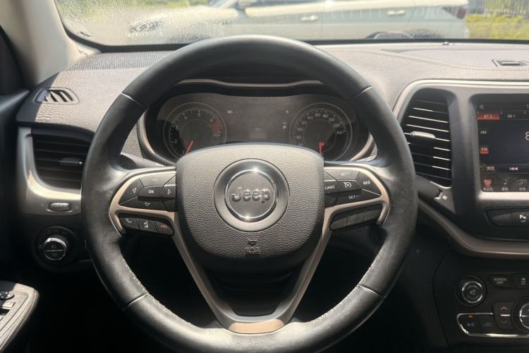 Used Jeep Cherokee 2017 2.4L Leading Smart Edition Steering Wheel