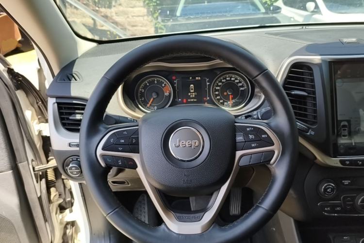 Used Jeep Cherokee 2017 2.4L Leading Edition Steering Wheel