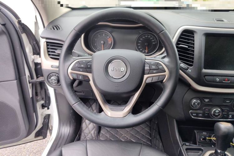 Used Jeep Cherokee 2017 2.0L Superior Edition Steering Wheel