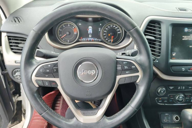 Used Jeep Cherokee 2017 2.0L Superior Edition Steering Wheel