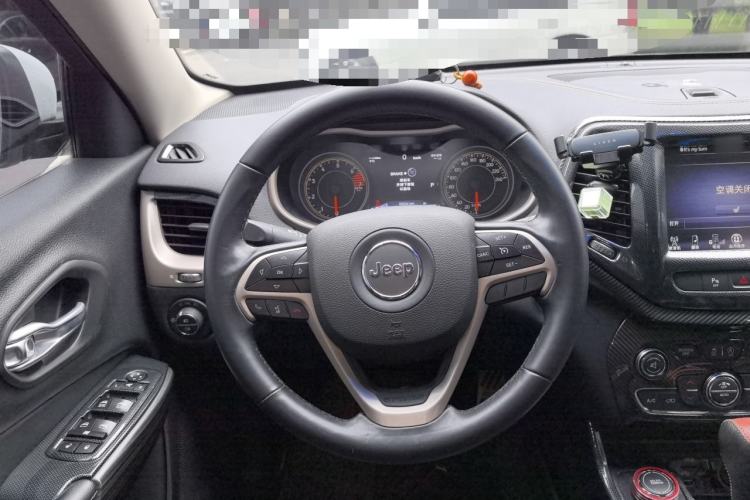 Used Jeep Cherokee 2017 2.4L Professional Smart Edition Steering Wheel