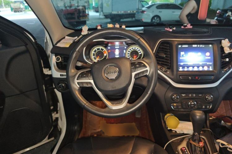 Used Jeep Cherokee 2017 2.4L Leading Smart Edition Steering Wheel