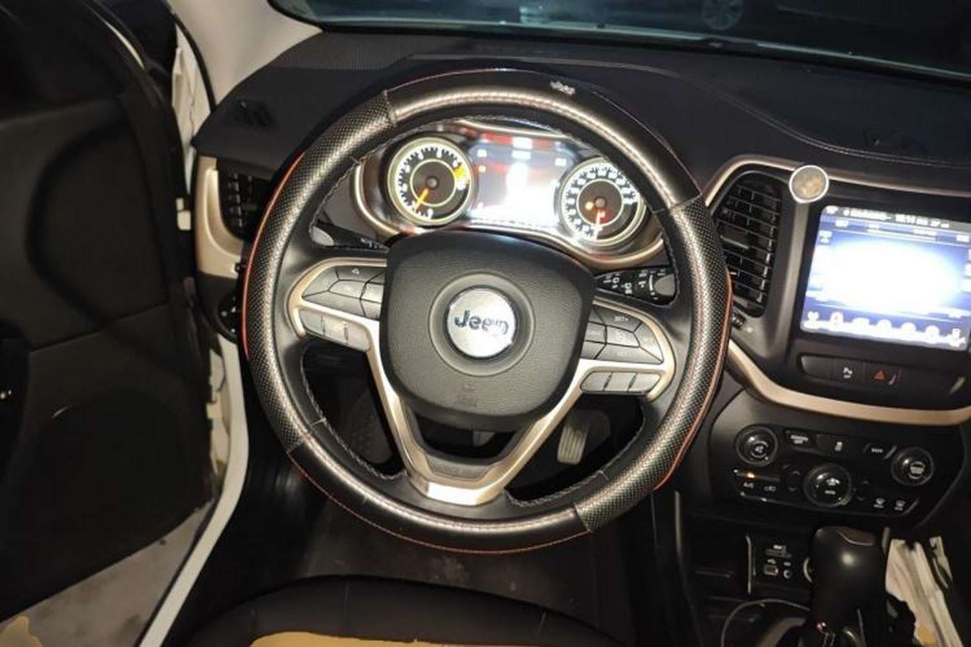 Used Jeep Cherokee 2017 2.0L Superior Edition Steering Wheel