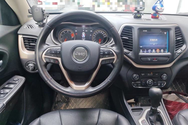 Used Jeep Cherokee 2017 2.0L Superior Edition Steering Wheel