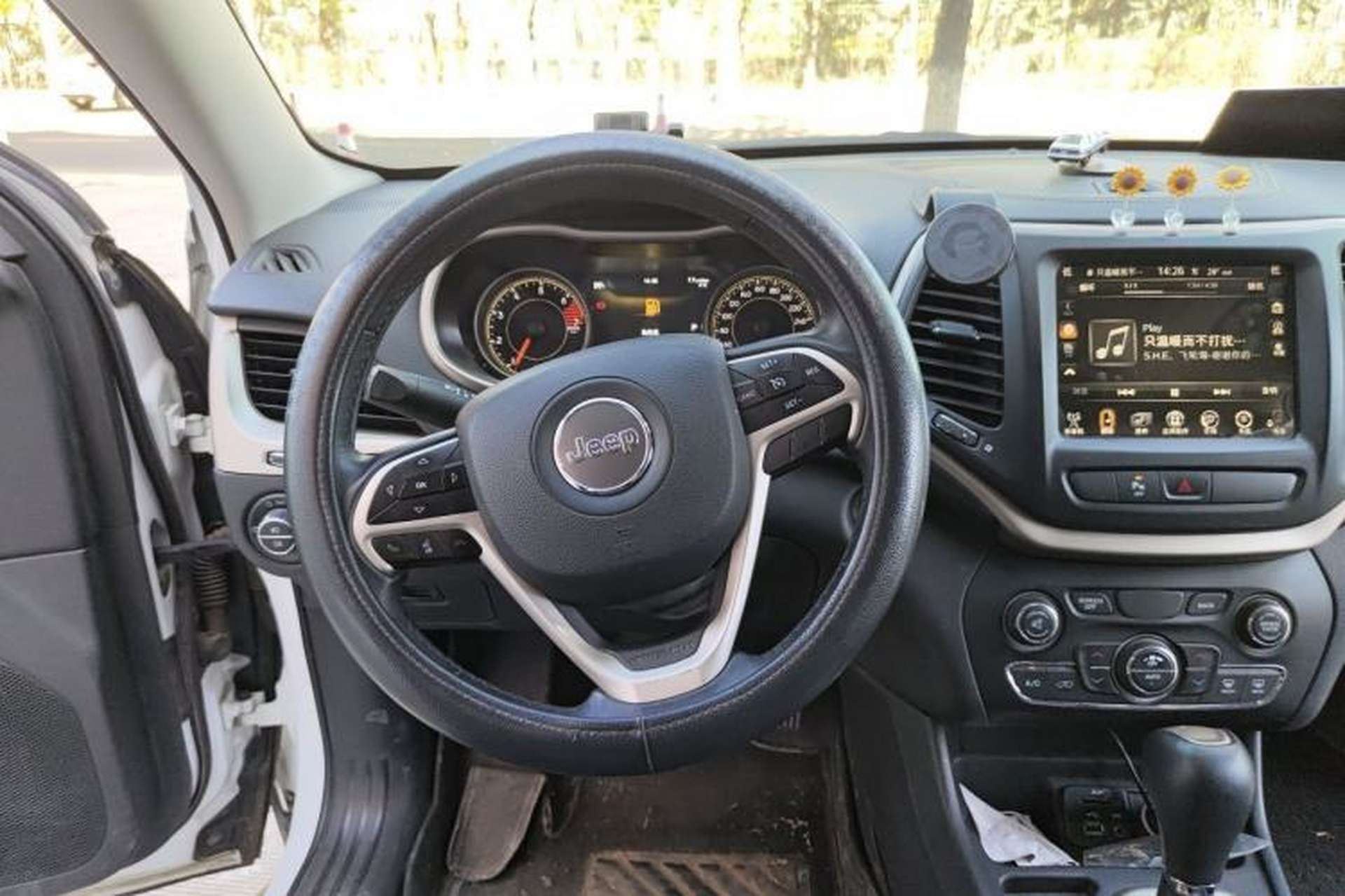 Used Jeep Cherokee 2017 2.0L Superior Edition Steering Wheel